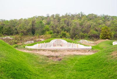 风水先生看坟地：风水大师是怎么看坟地风水的